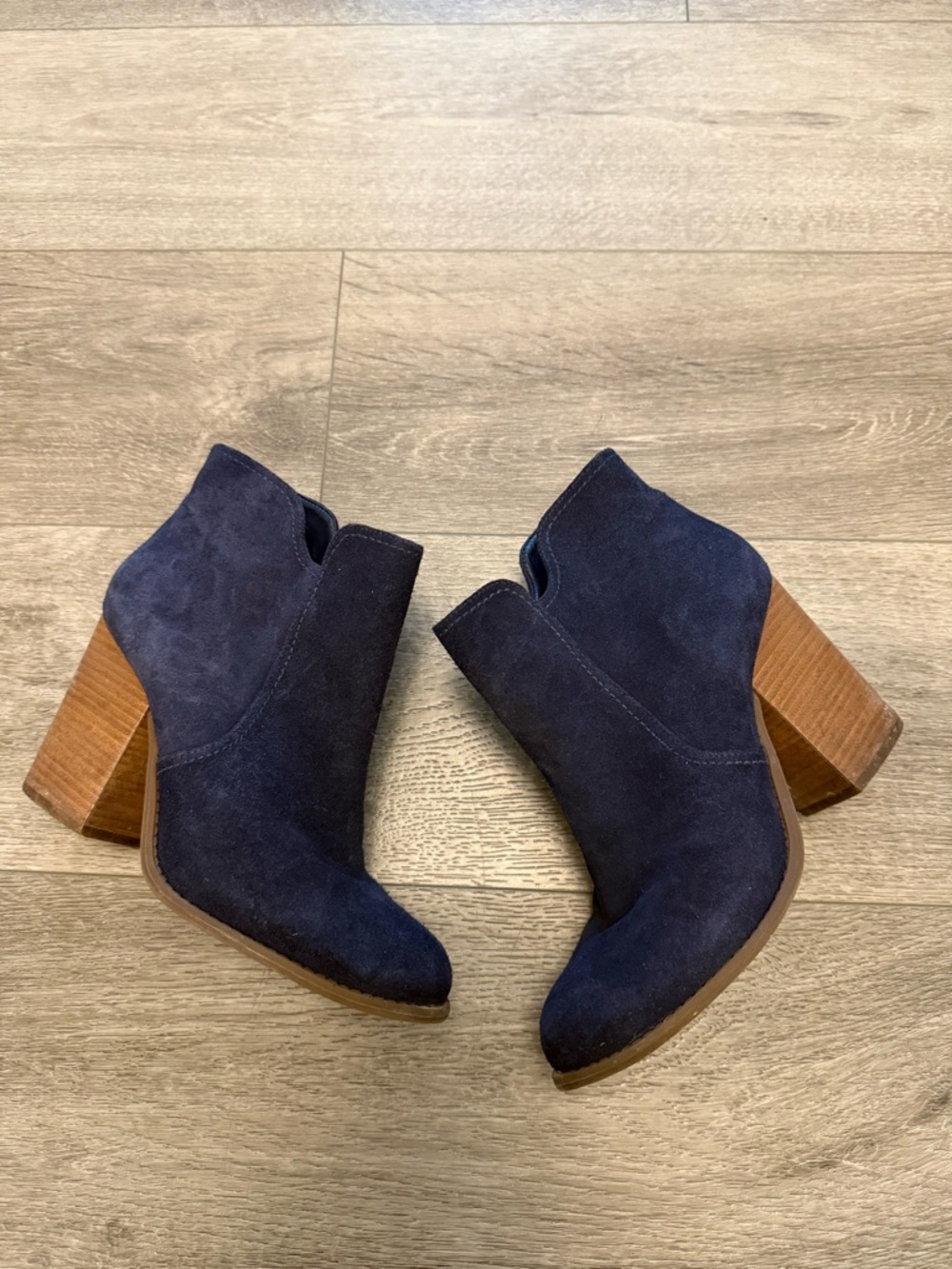 Jessica Simpson Navy Suede Stacked Heel Ankle Booties size 9